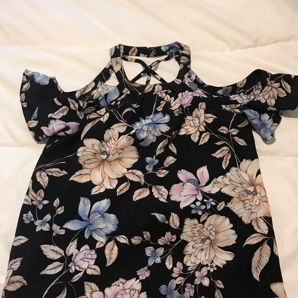 Blouse very dark blue / black color